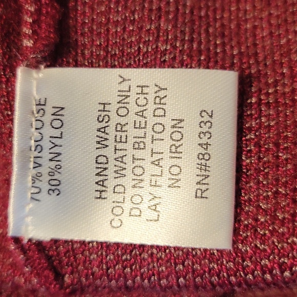 Gorgeous Sisters knit sweater dress. - Picture 6 of 9